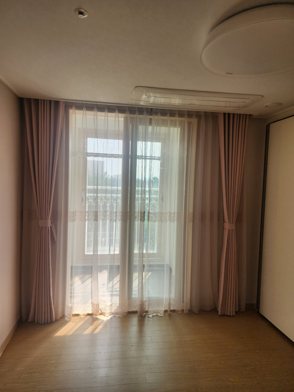 1785053849_ROu1kUE6_f7fe04b1dcf0fa16b802907cc611781c136ca51c.jpg 이미지크게보기